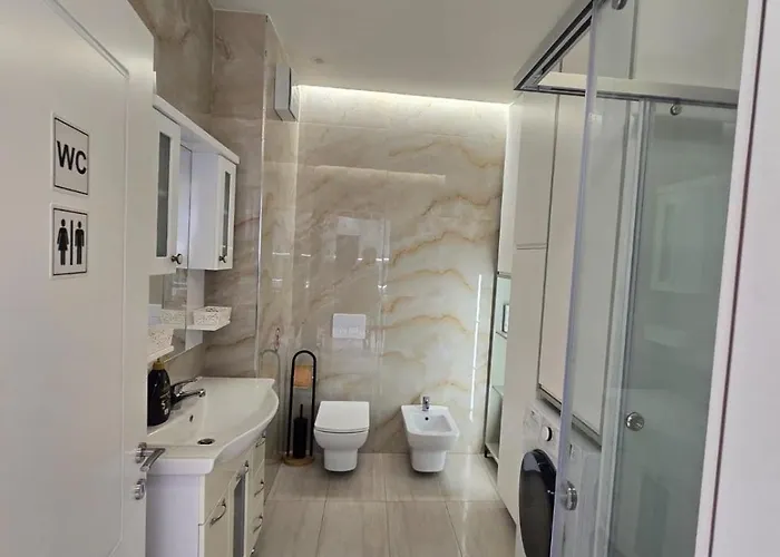 Marevista Escape Golem (Tirana)